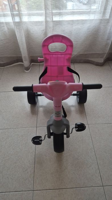 Triciclo de criança