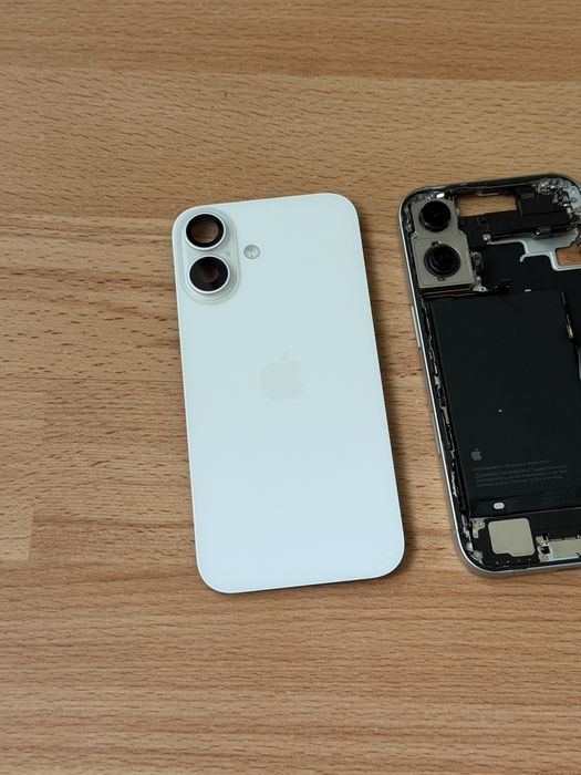 iPhone 16 на запчасти