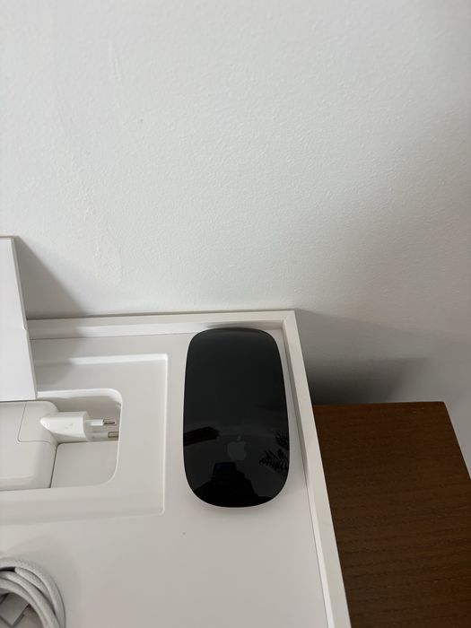 MacBook Air M4 13,6” + Apple Magic Mouse — 16GB / 512GB — COMO NOVO (Garantia 2 anos worten)