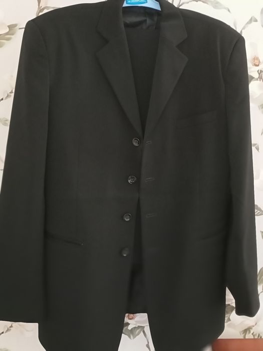 Продам чоловічий костюм