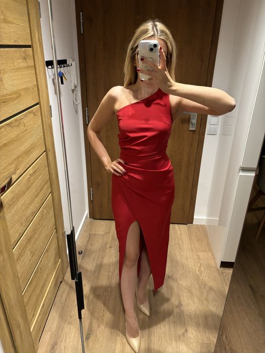 Czerwona sukienka maxi