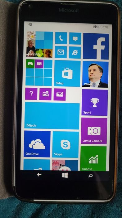 Smartphone Microsoft Lumia 640 LTE z etiu