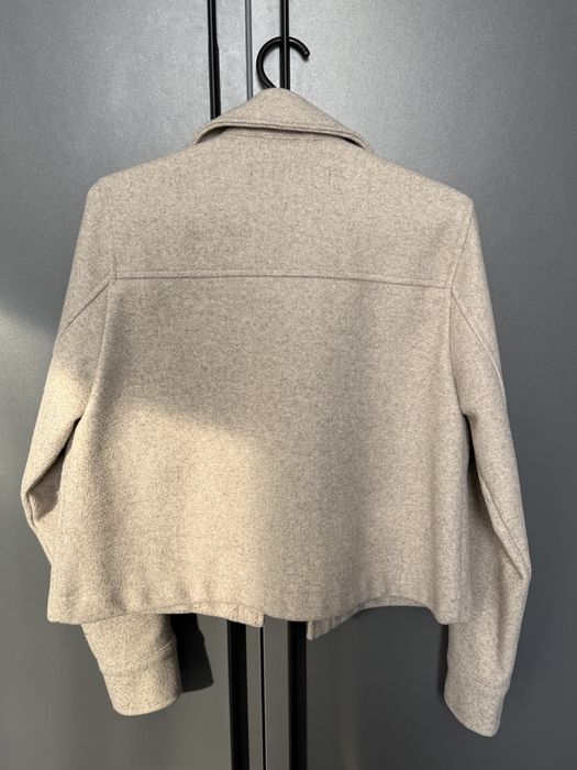 Коротке жіноче пальто Zara
