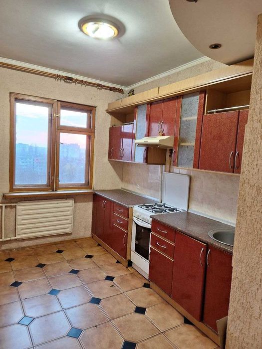 Продам 3 кімнатну квартиру по вул. Соборності (Доценка).єВідновлення.