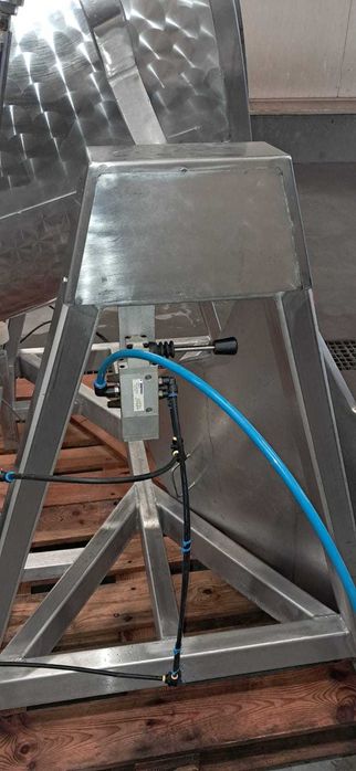 Kocioł warzelny uchylny z mieszadłem – 200 l elektryczny