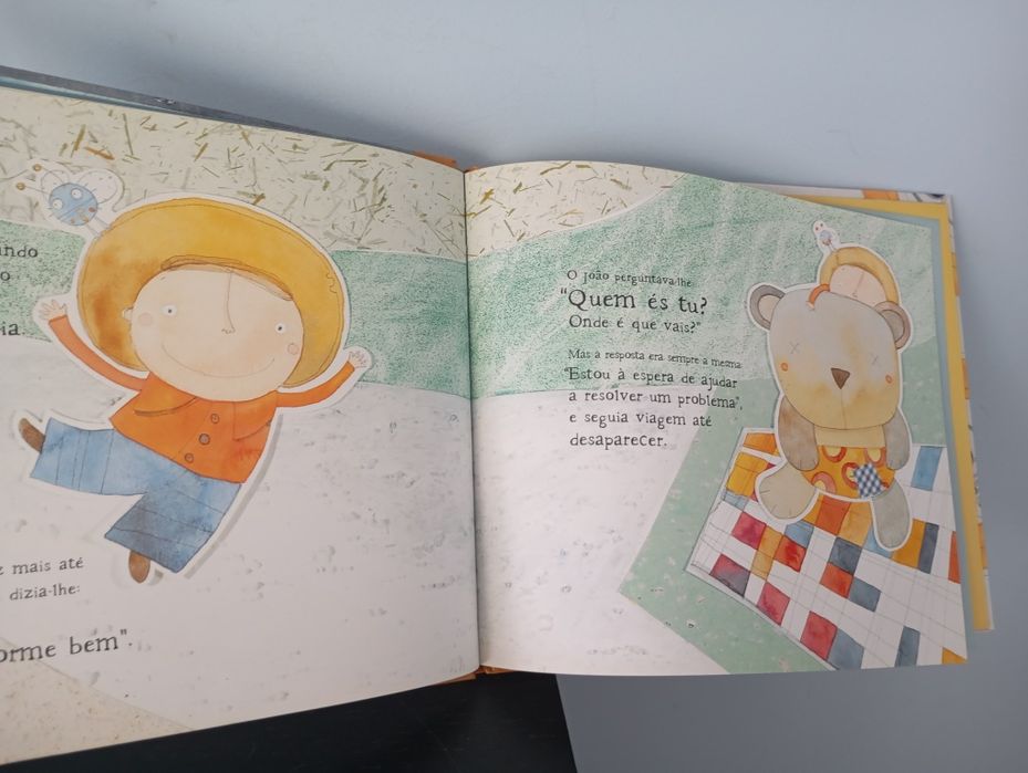 Livro "O carocho pirilampo que tinha medo de voar"
