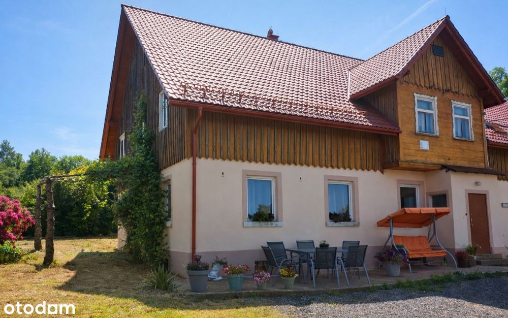 Przestronny dom na sprzedaż z dużym terenem