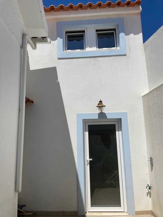 Cozy Duplex Apartment - Fully Equipped & All Bills Included