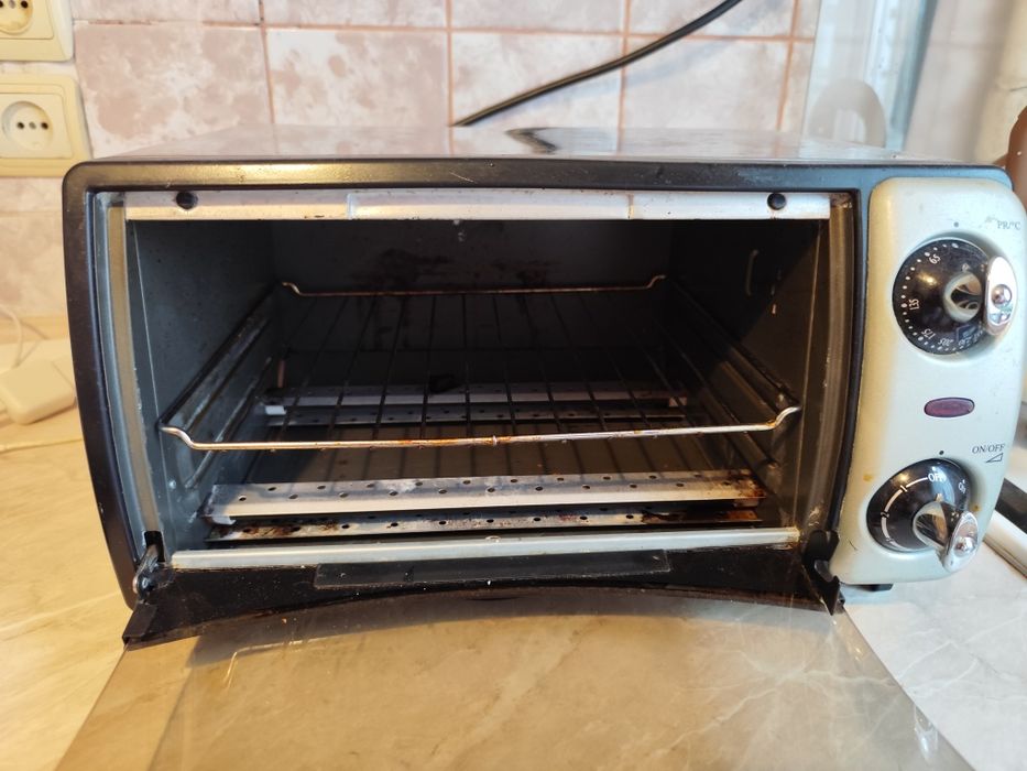 Міні-пічка Delonghi XR450