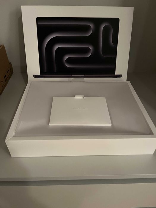 Caixa MacBook Pro 16" vazia, original