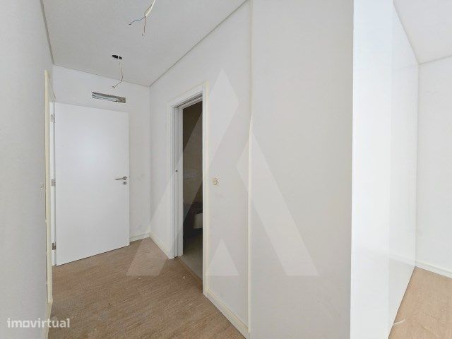 Apartamento T2 moderno - Open Space com imensa luz natura