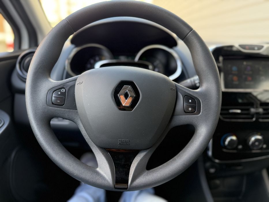 Renault Clio Sport Tourer-1.5 dCI- Historial completo na Marca