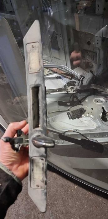 blenda listwa mikrostyk wiązka klapy tył klamka Audi A4 B6 B7