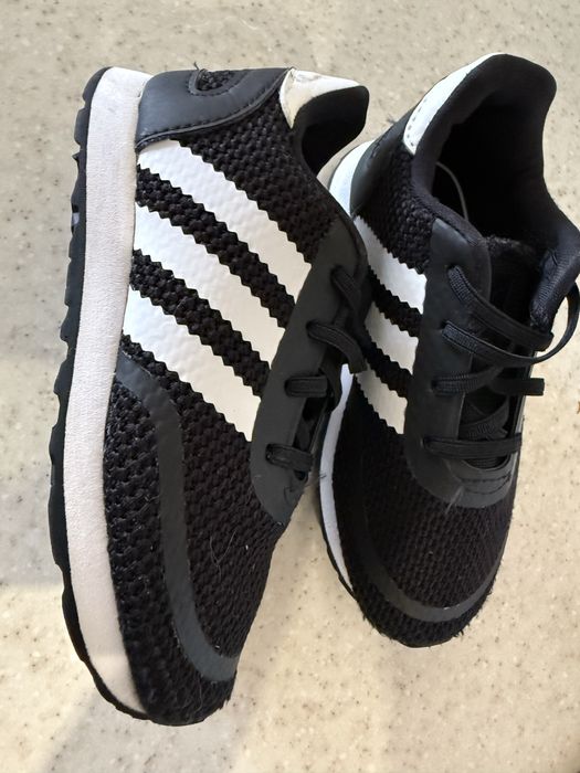Фірмові кросівки adidas