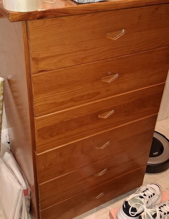 Vendo móvel de Pinho Mel de 6 gavetas