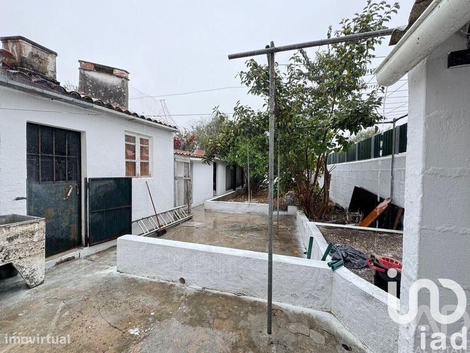 Prédio em Assumar de 86 m2