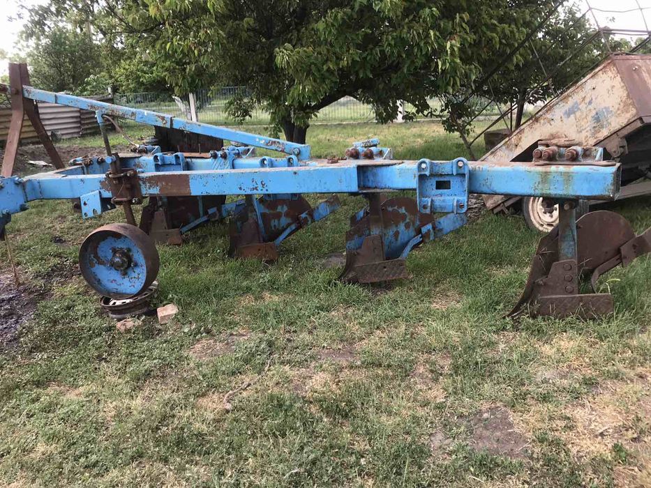 Продам плуг для т 150