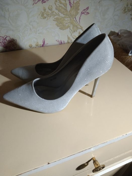 Продам туфлі жіночі.