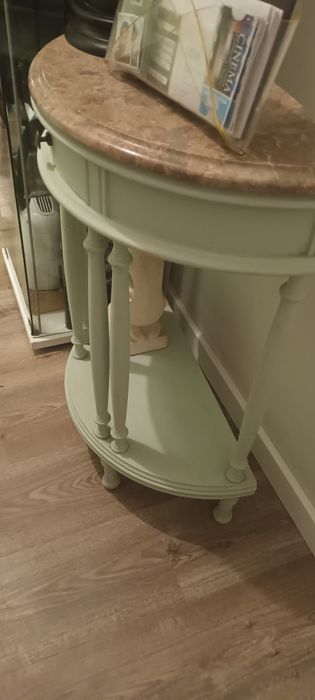 Mesinha de entrada com tampo mármore