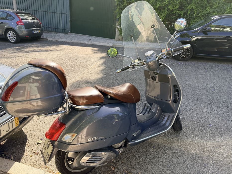 Vespa GTV 250 ie azul