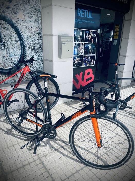 •KTM strada 1000