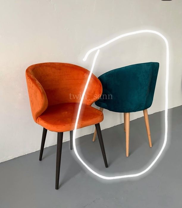 Стільці зелені з тканини агтикіготь. Ідеальний стан