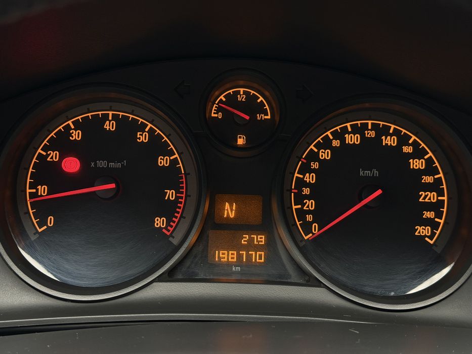 Opel Astra H.              .