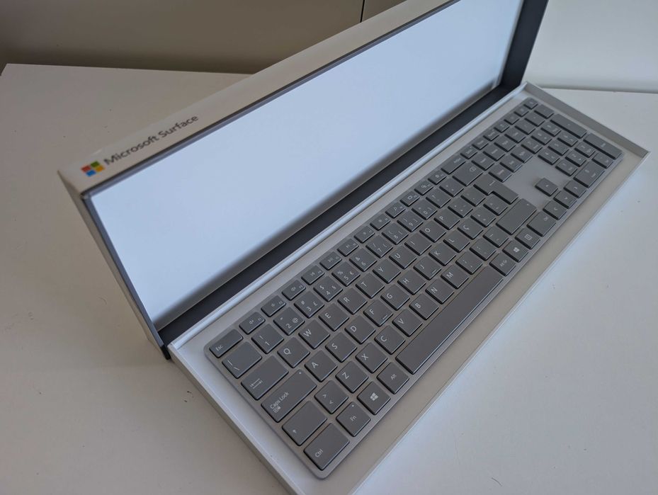 Teclado Microsoft Surface Bluetooth – Como Novo (PT)