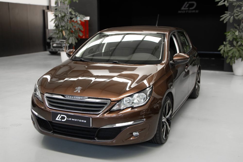 Peugeot 308 — fotografia 2