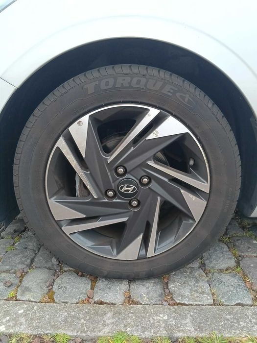4 jantes R16 Hyundai I20 + pneus 195/55 R16 , furação 4x100