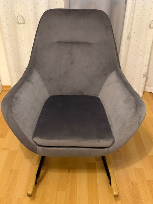 Cadeirão de baloiço cinzento