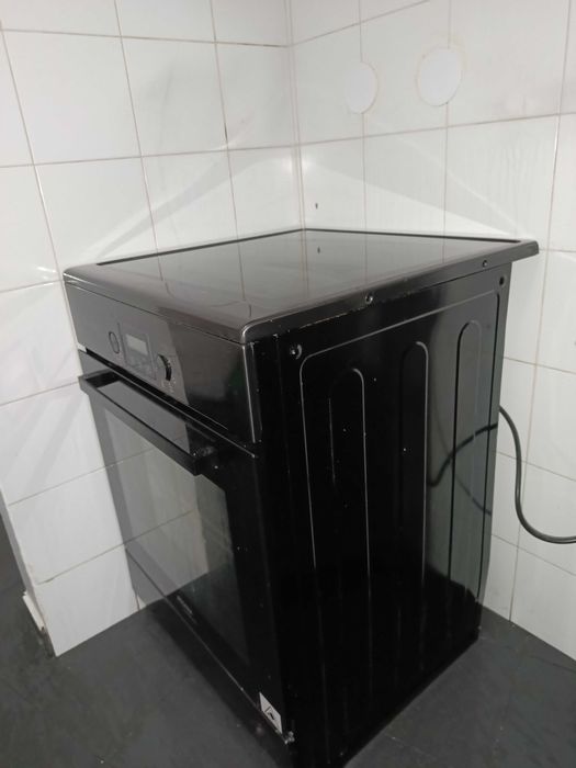 Fogão de indução e forno elétrico