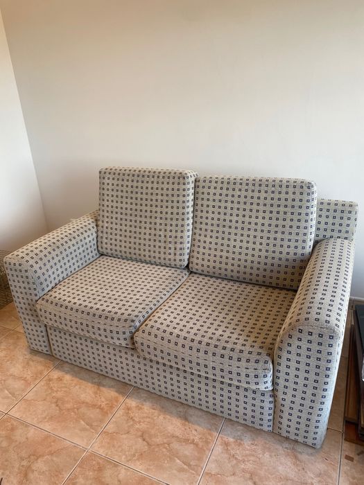 Sofá em Tavira em bom estado