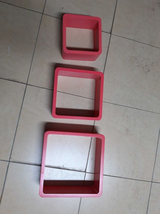 Cubos de madeira para parede