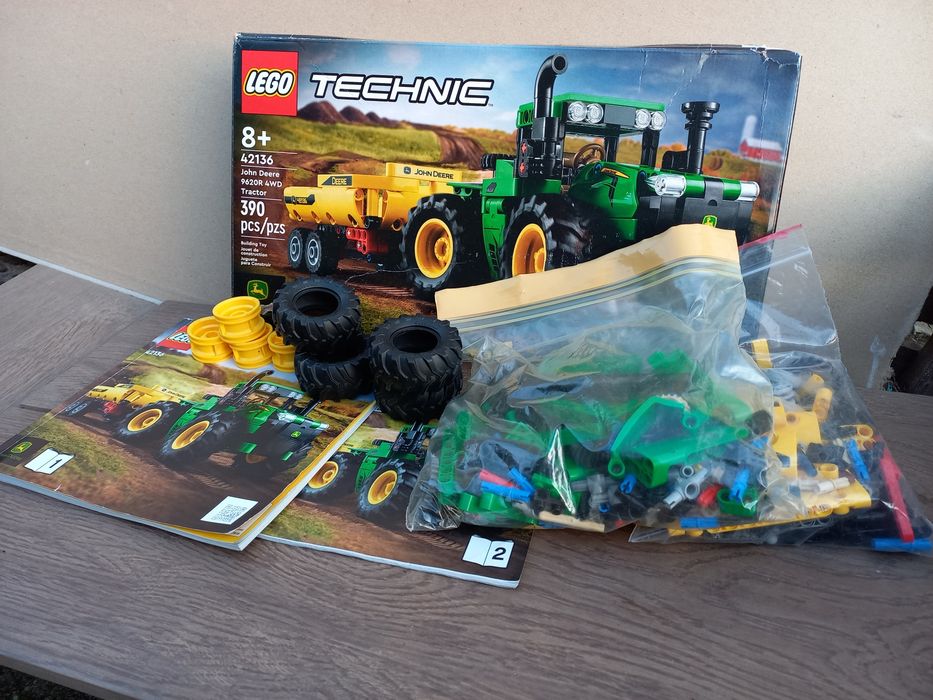 LEGO Technic 42136 John Deere 9620R 4WD