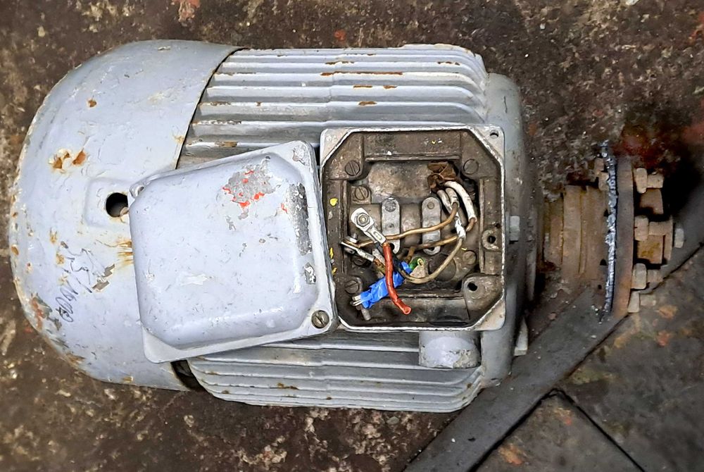 Електродвигун электродвигатель 5,5 квт 950 об. 4АМ 132 S6 лапи, 380 В