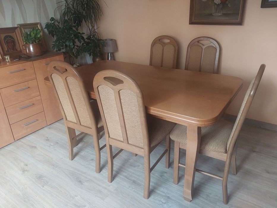 Drewniany jesionowy duży stół z krzesłami