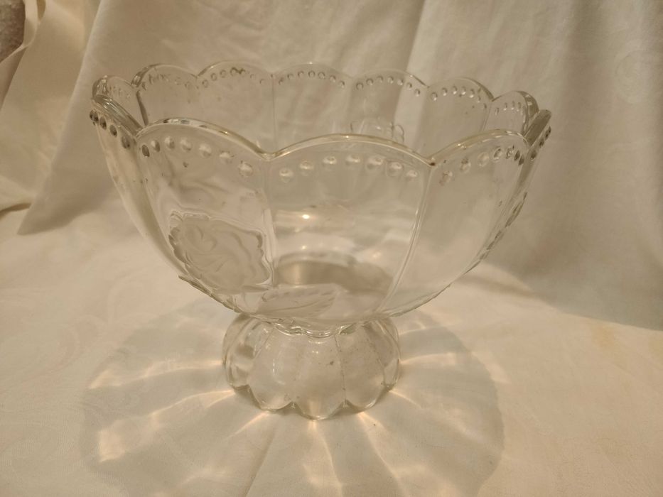 Glass Bowl/Fruit Bowl with Embossed Patterns