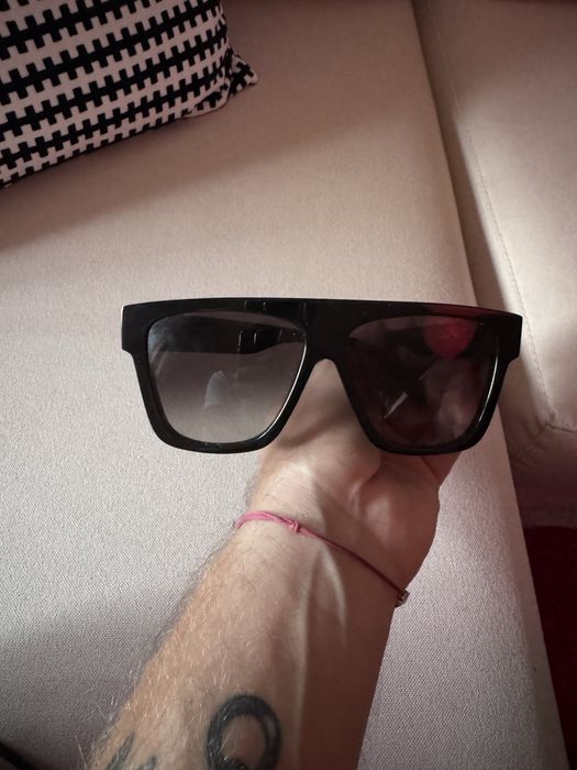 okulary przeciwsłoneczne Alexander McQueen, model AM0302S 001