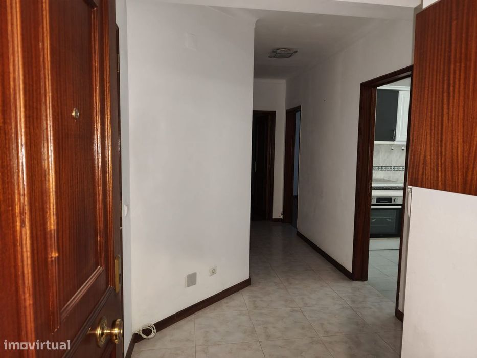T2 em Corroios, pronto a habitar por 950€