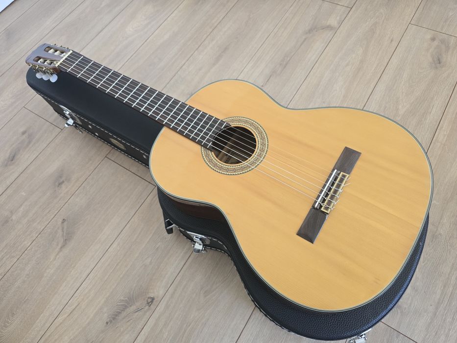 Gitara klasyczna Takamine C128 twardy case film