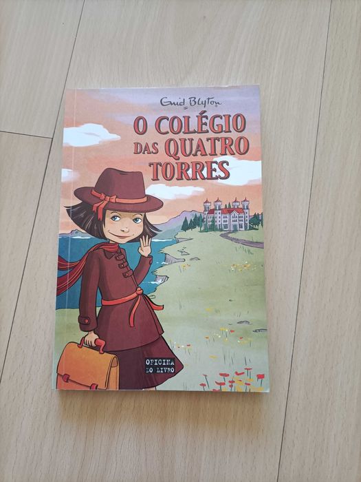 Livro- colégio das quatros torres
