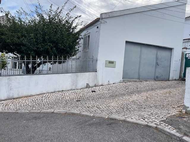 ARRENDA-SE ARMRMAZEM : Quinta  José  Luís / Pontinha, R. Rainha D. Amélia