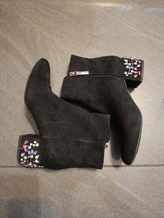 Botki Bershka róż 37 stan bardzo dobry , zamsz