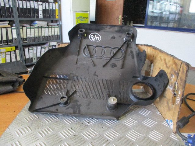 Cobertura do motor / blindagem superior do motor AUDI A4 (8D2, B5)