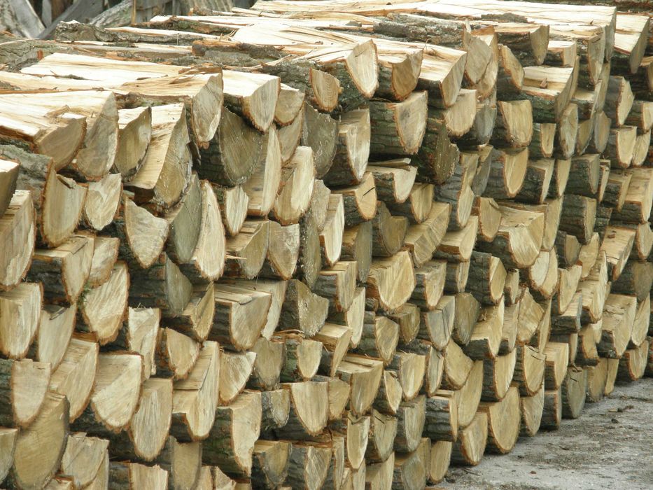 Przesuszone drewno kominkowe ładne grube szczapy darmowy transport