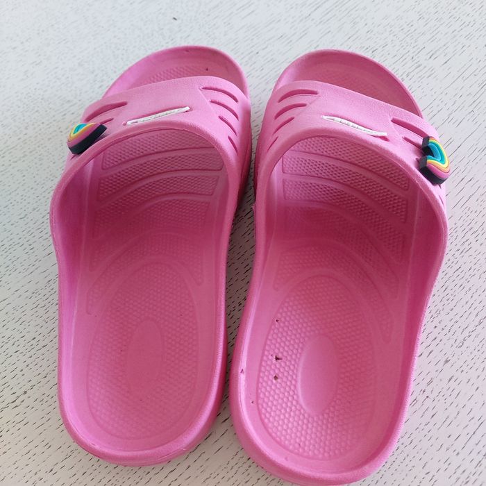 Klapki piankowe Martes buty na basen