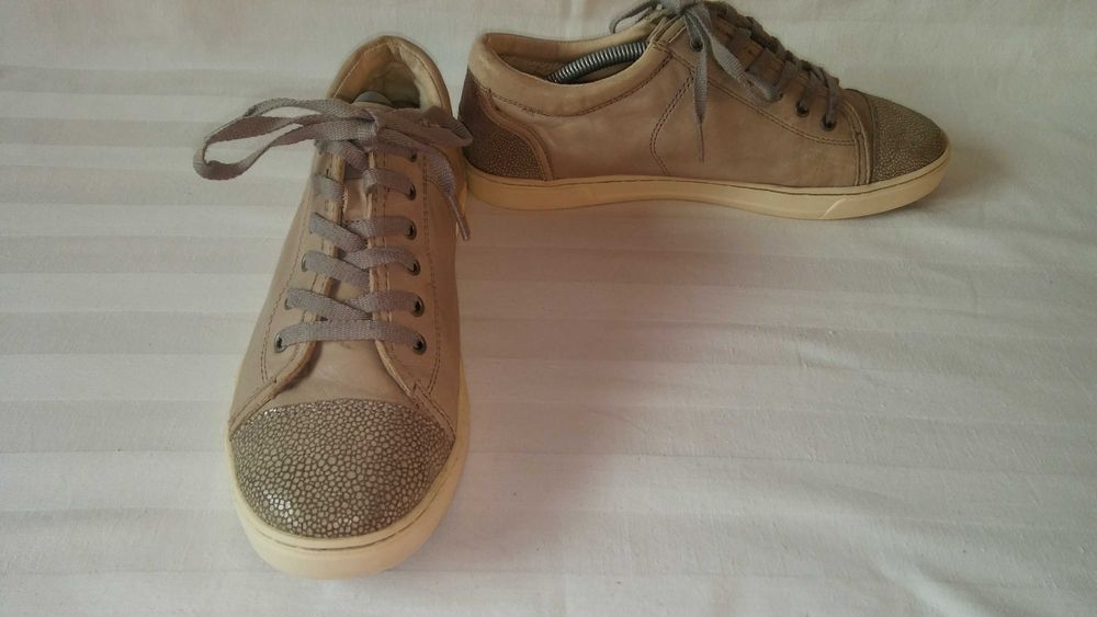 ugg półbuty roz.41 dl. wklł. 25,5 cm- skóra