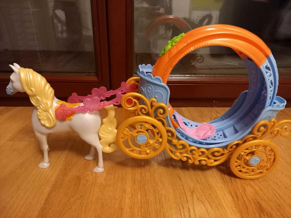 Koń z karetą dla Barbie jak NOWY