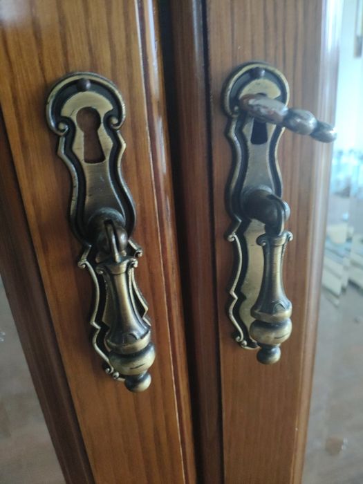 Guarda fatos + mesas cabeceira